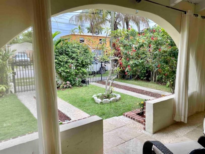 Entire Private Beautiful 2 Bedroom Plus Den House With Gated Front&Back Yard And Free Parking 10Min Drive To Miami Beach Zewnętrze zdjęcie