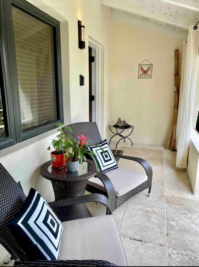 Entire Private Beautiful 2 Bedroom Plus Den House With Gated Front&Back Yard And Free Parking 10Min Drive To Miami Beach Zewnętrze zdjęcie