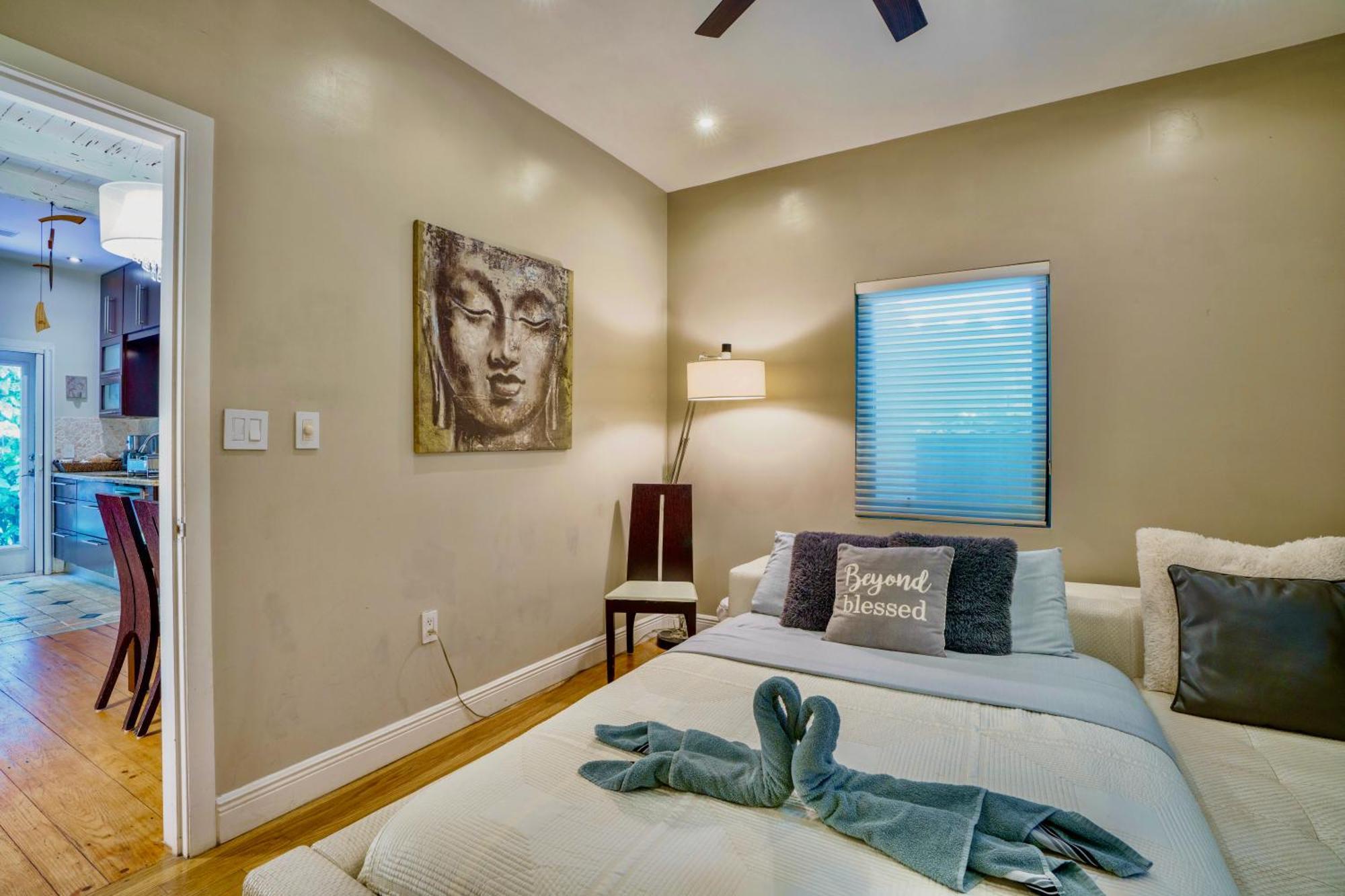 Entire Private Beautiful 2 Bedroom Plus Den House With Gated Front&Back Yard And Free Parking 10Min Drive To Miami Beach Zewnętrze zdjęcie