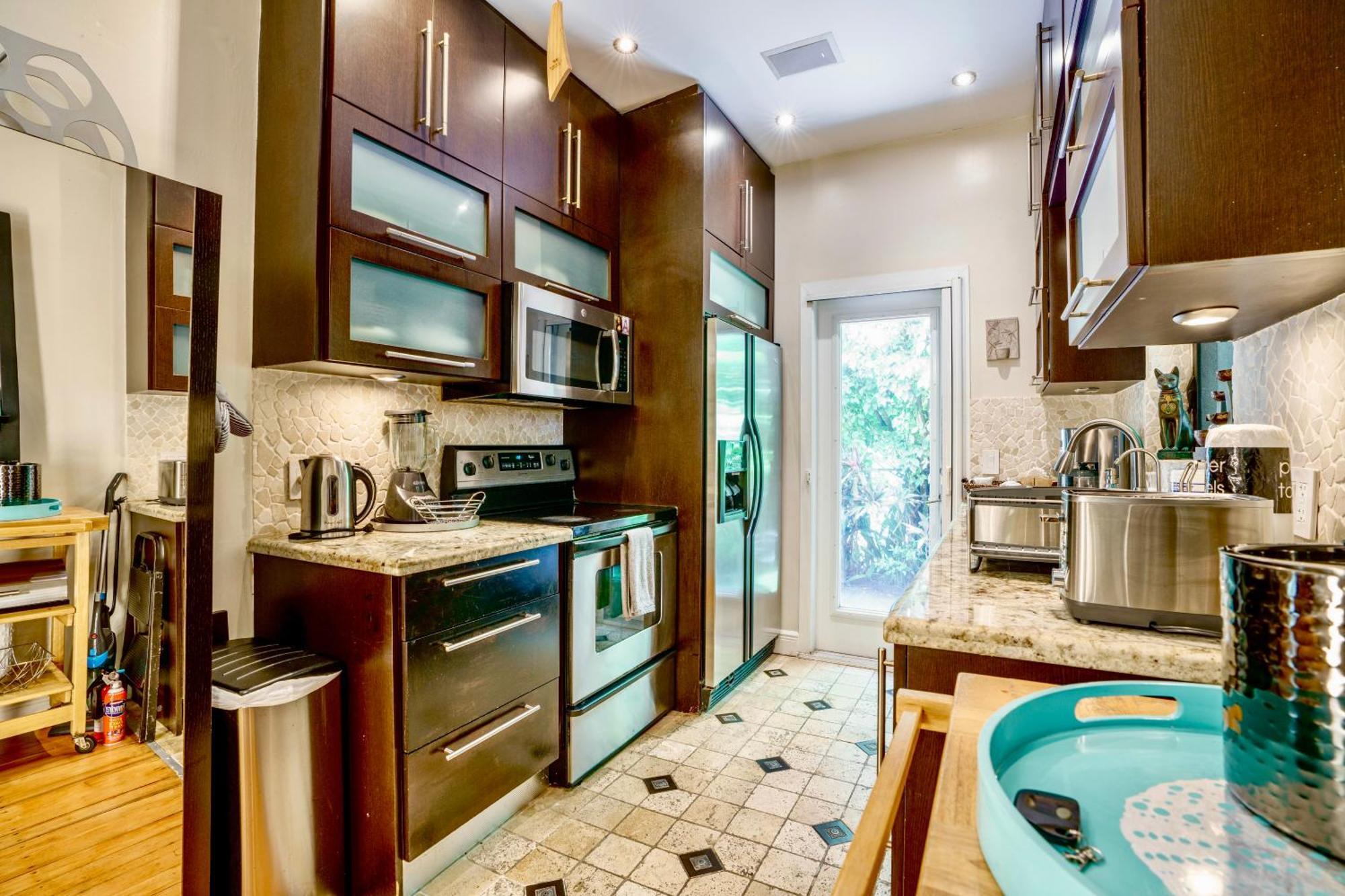 Entire Private Beautiful 2 Bedroom Plus Den House With Gated Front&Back Yard And Free Parking 10Min Drive To Miami Beach Zewnętrze zdjęcie