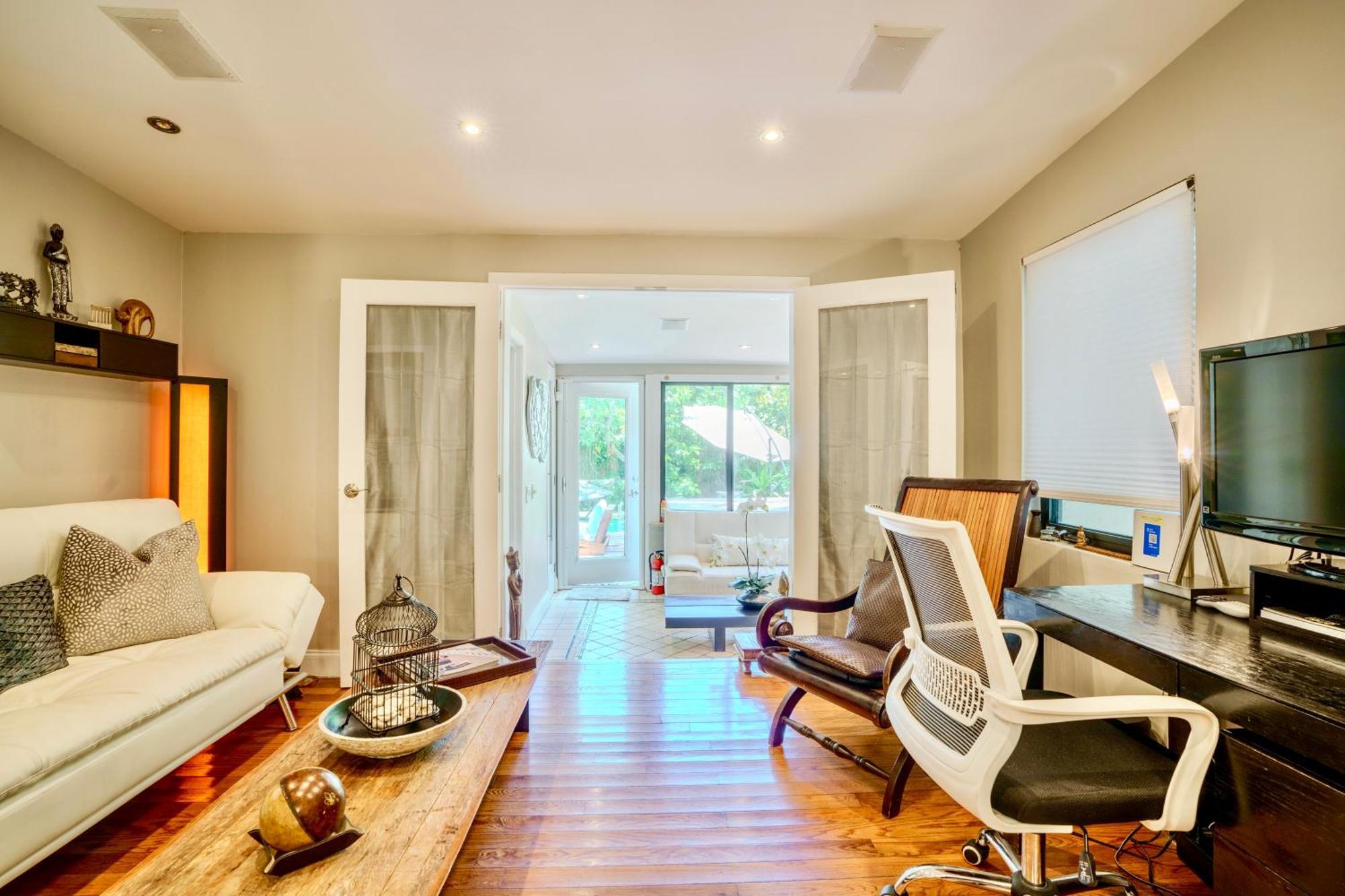 Entire Private Beautiful 2 Bedroom Plus Den House With Gated Front&Back Yard And Free Parking 10Min Drive To Miami Beach Zewnętrze zdjęcie