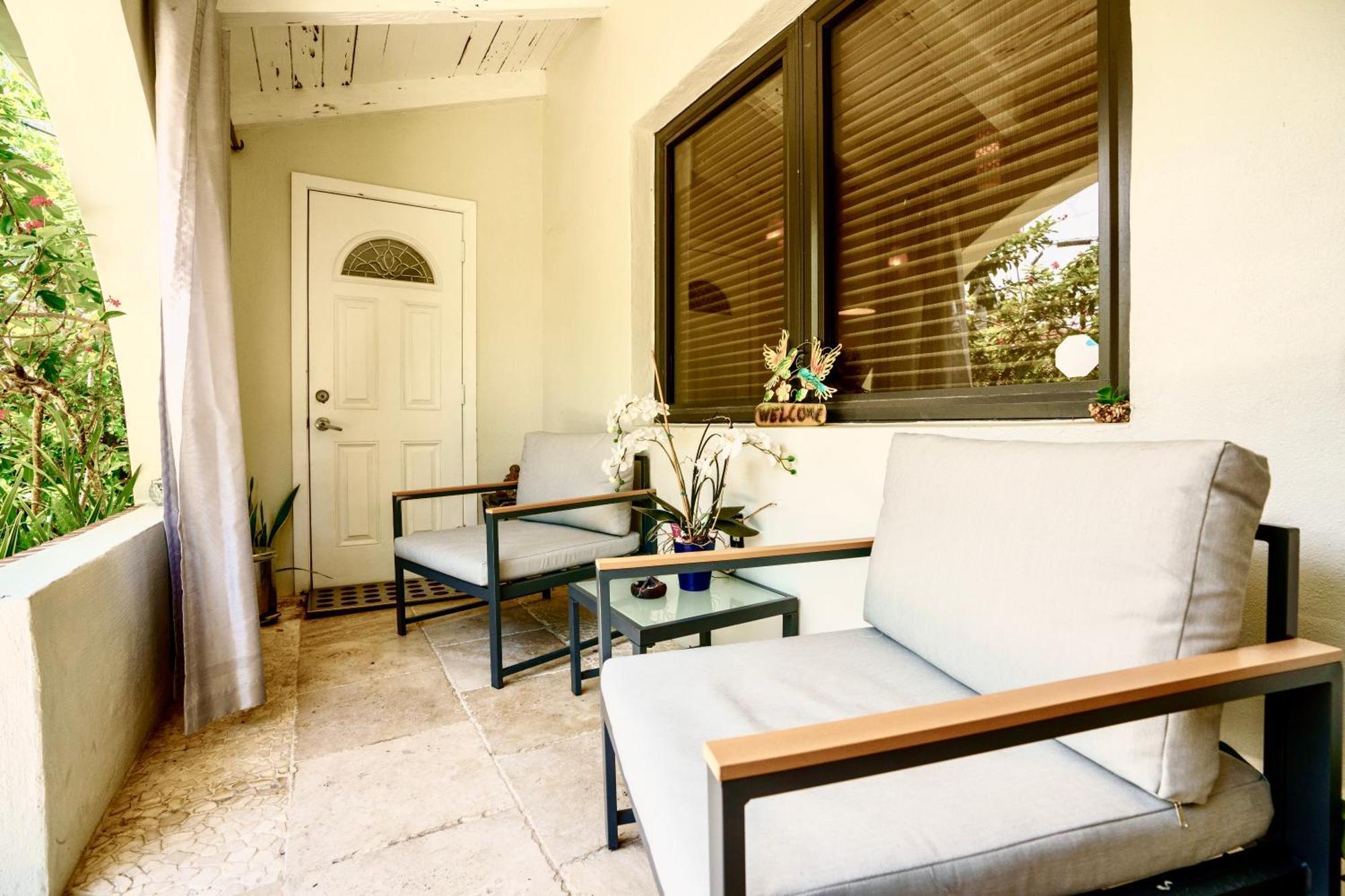 Entire Private Beautiful 2 Bedroom Plus Den House With Gated Front&Back Yard And Free Parking 10Min Drive To Miami Beach Zewnętrze zdjęcie