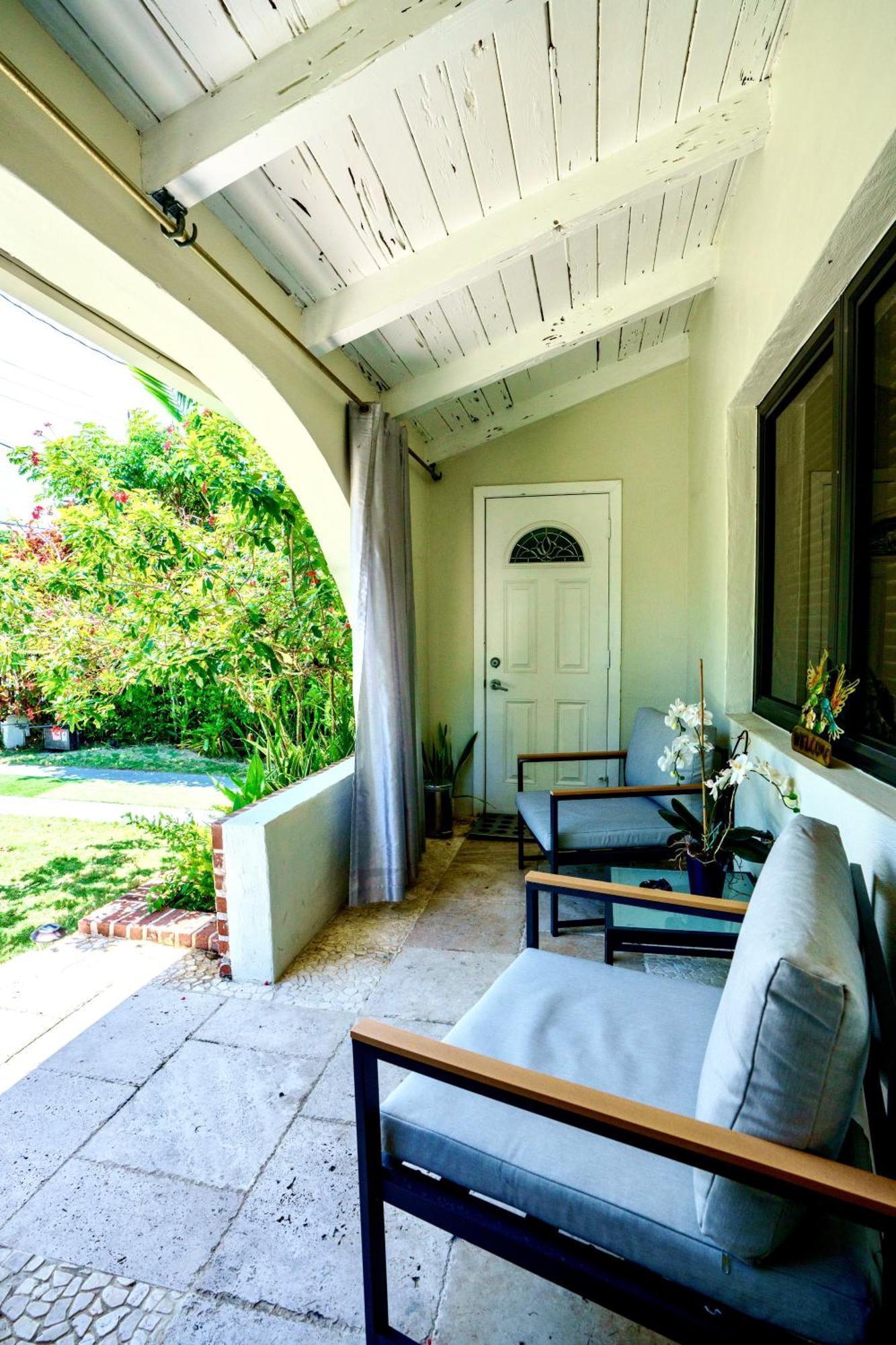 Entire Private Beautiful 2 Bedroom Plus Den House With Gated Front&Back Yard And Free Parking 10Min Drive To Miami Beach Zewnętrze zdjęcie